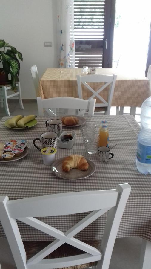 B&B Agata E Gli Altri Tortolì Εξωτερικό φωτογραφία